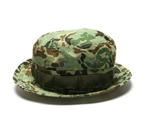 迷彩迪卡侬渔夫帽，其款式别具一格
