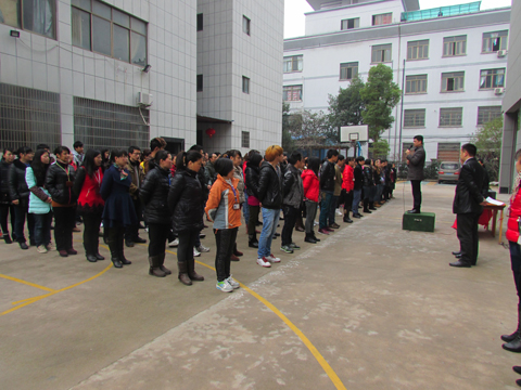 浙江帽子公司董事长发表讲话图