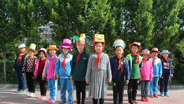 某小学精彩帽子周