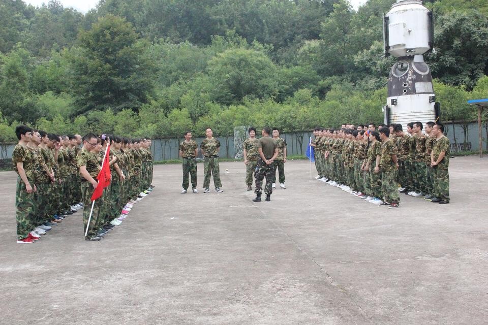义乌制帽厂家野外拓展训练现场图集