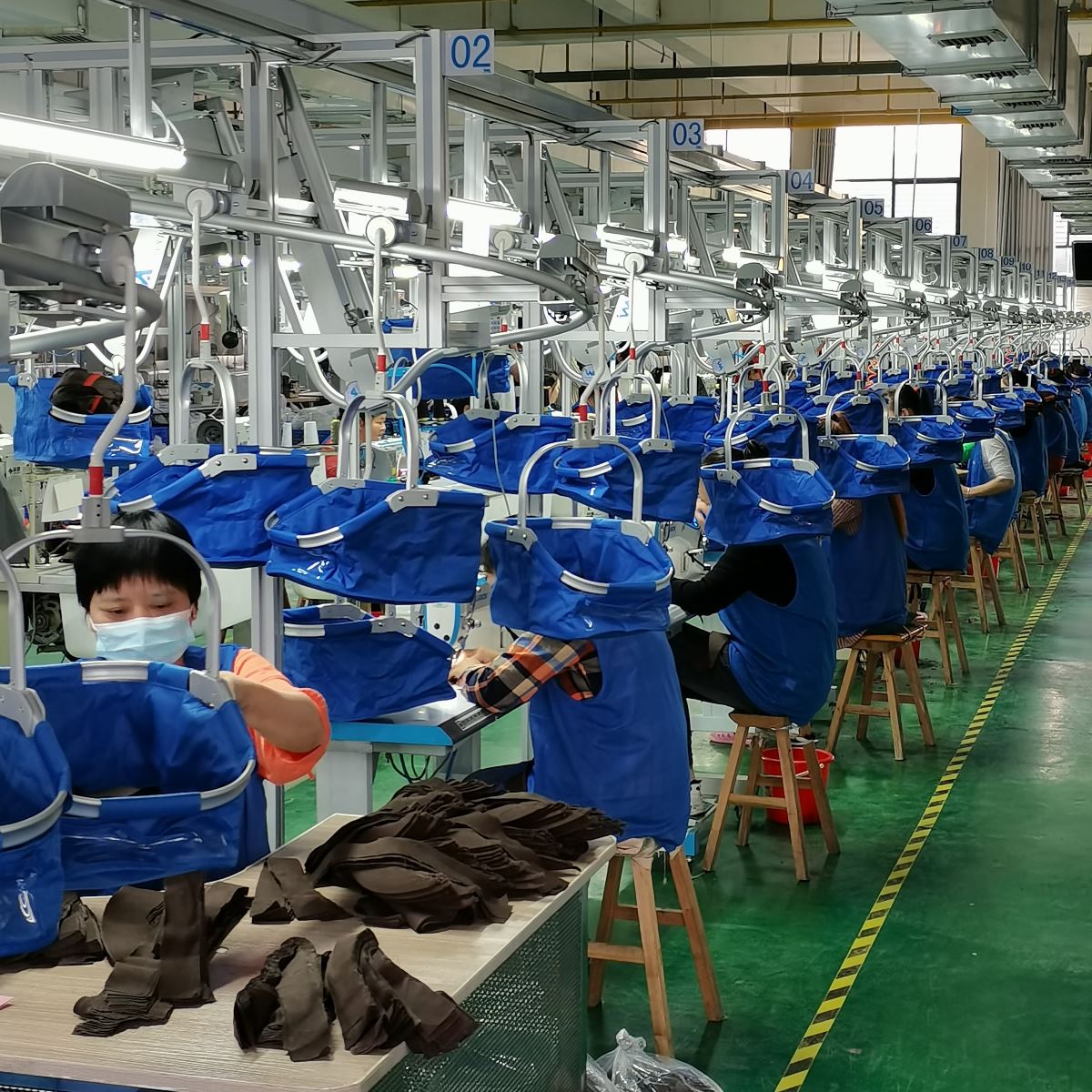 帽厂推进自动化吊挂系统