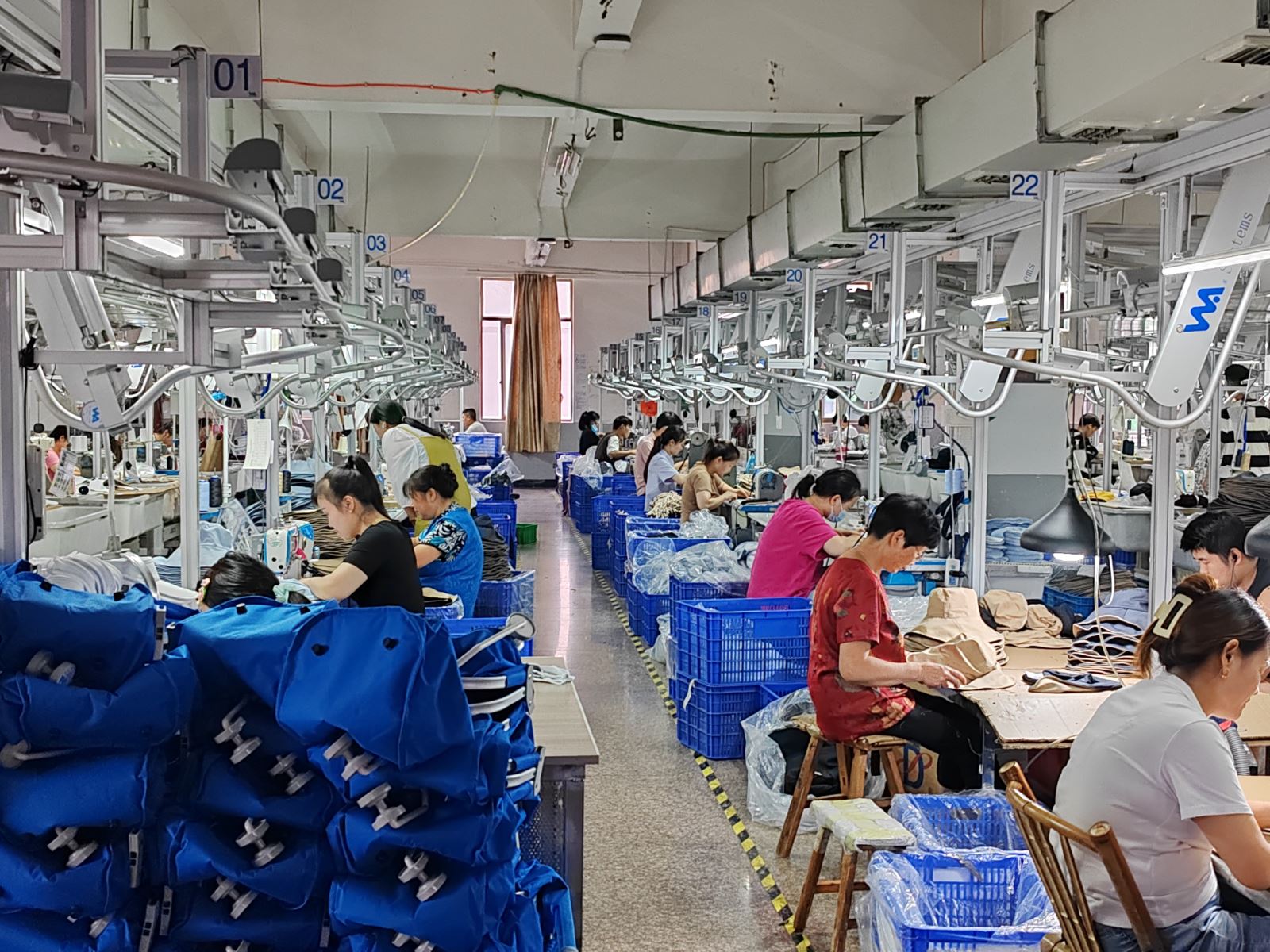 招聘制帽工人